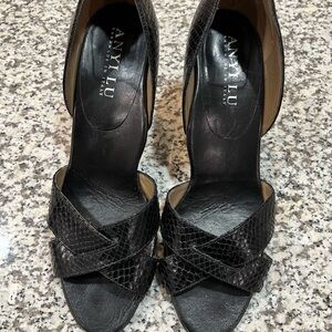 - Anyi Lu Handmade in Italy heels size 39/8